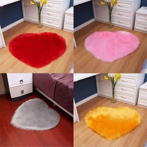 1PC Heart Shape Fluffy Rug Washable Sofa Mat Seat Cushion Faux Fur Floor Pad Hairy Carpet Bay Window Mat Multipurpose Home Decor