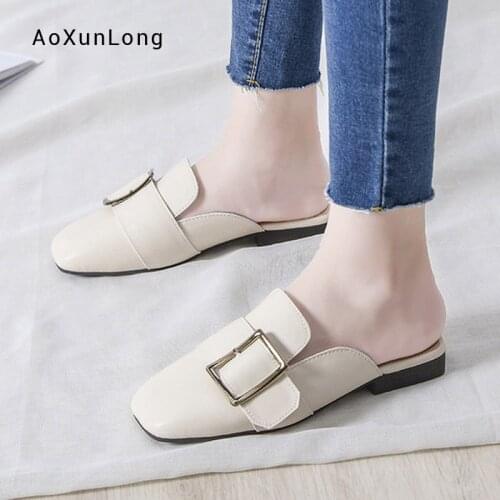2019 Summer Fashion Women Pointed Toe Slipper Square Low Heels Buckle Outsides Ladies Slides Luxury Brand Leather Mules Shoes