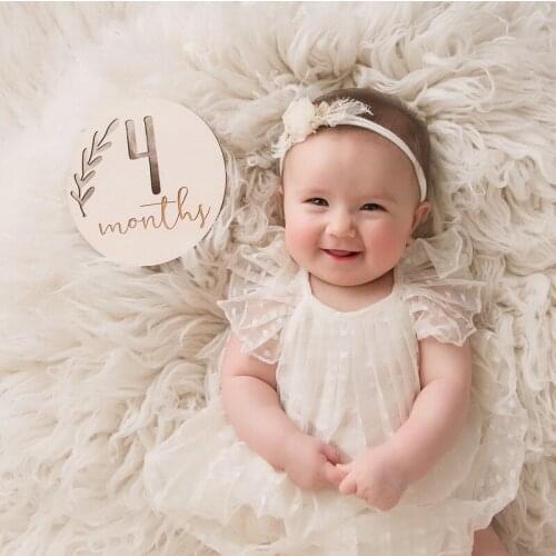 12 Pieces，Monthly Milestone Discs For Baby, Wooden Baby Markers, Set Of Engraved Wooden Monthly Milestone Plates Of