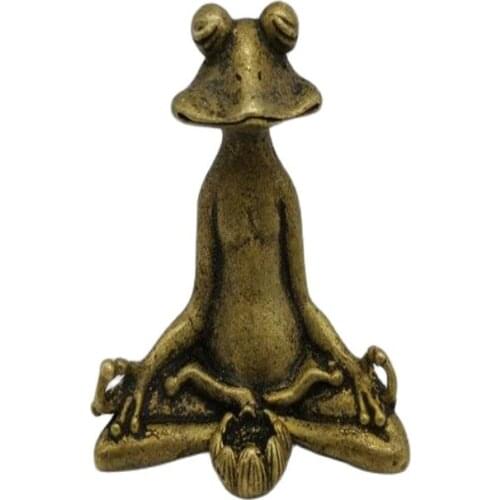Collection of antique bronze frog Xiangtuo small ornaments Zen tea art tea pet