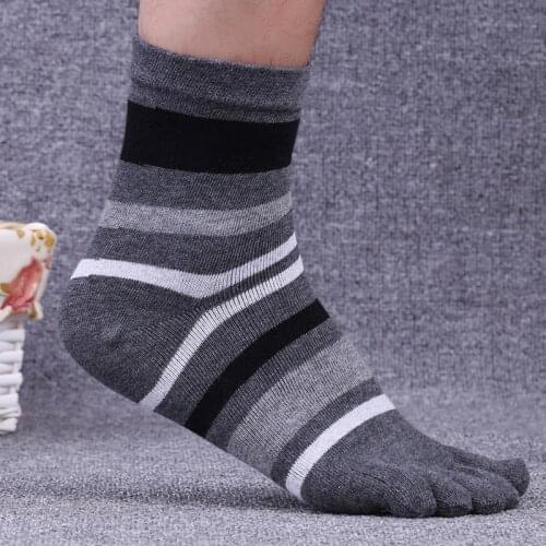 5 Pairs Lot Cotton Striped Toe Socks Men Fashion Crew Five Fingers Socks Male Brand Casual Toe Socks 5 Colors Socken MKF001