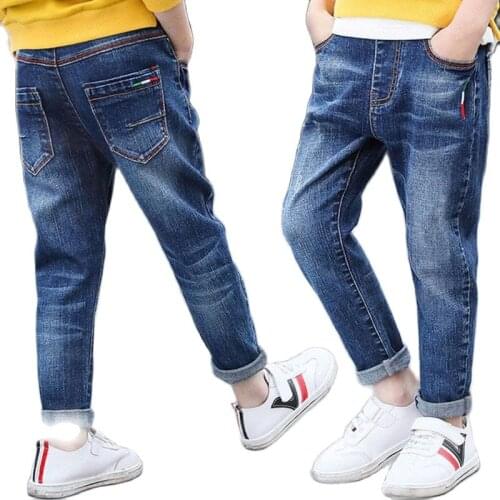 Childrens denim trousers 2021 spring and autumn new childrens Korean alphabet trousers boys fashion all-match jeans