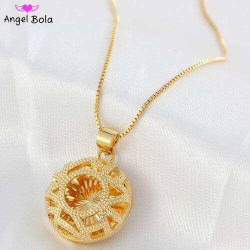 Fashion New Round Gold Women Charm Pendant Necklace High-end Jewelry Unisex Accessories Necklace Wedding Holiday Gift