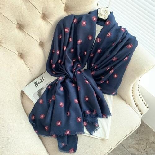 2021 Brand Autumn winter women beach quality shawl cotton scarf lady fashion scarves bandana pashmina wrap hijab muffler