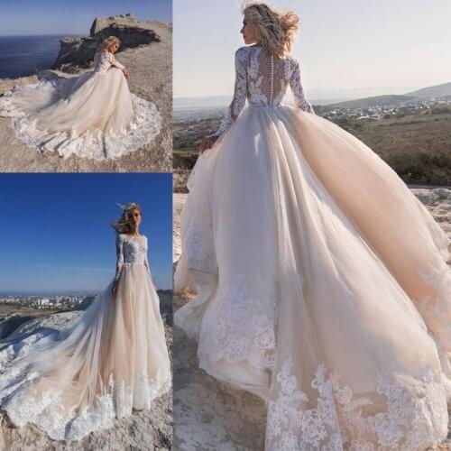2019 Bohemian Wedding Dresses Jewel Long Sleeve Lace Appliques Bridal Gowns Sweep Train Wedding Dress Robe De Mariee