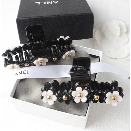 Korea Style Exquisite Black White Flowers Adornment Large Size Hair Claws Women Girls Daily Hair Clips Crabs Hair Accessories