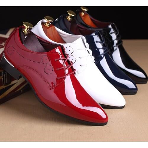 New men party Dress shoes breathable fashion wedding casual shoes Patent Leather Male Casual Flats solid lace up white red black