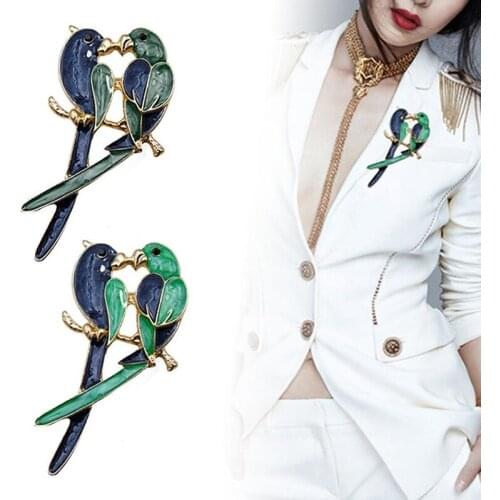 Lovely Parrot Brooch Bird Animal Brooch For Women And Men Birds Party Weddings Banquet Brooch Unisex Scarf Accessories