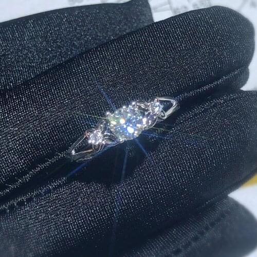 New Product Promotion Moissanite 0.5ct Hardness 9.3, diamond substitutes, can be tested by instruments. Popular jewelry