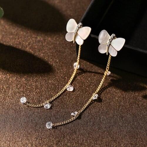 QUEEN ROSE Stud Earrings