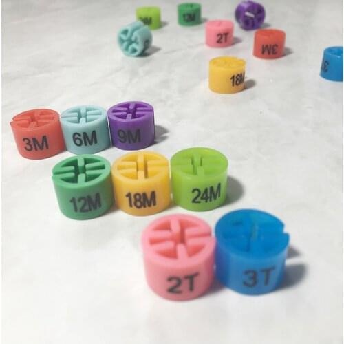 100pcs Plastic Baby Clothes Hanger Size Marker Infant Garment Labels Size Marker Tags Blank 3M 6M 9M 12M 2T 3T