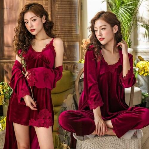 2020 Gold Velvet 4 Pieces Winter Pajamas Sets Women Sexy Lace Robe Pajamas Sleepwear Sleeveless Nightwear Robe Gown Set NEW