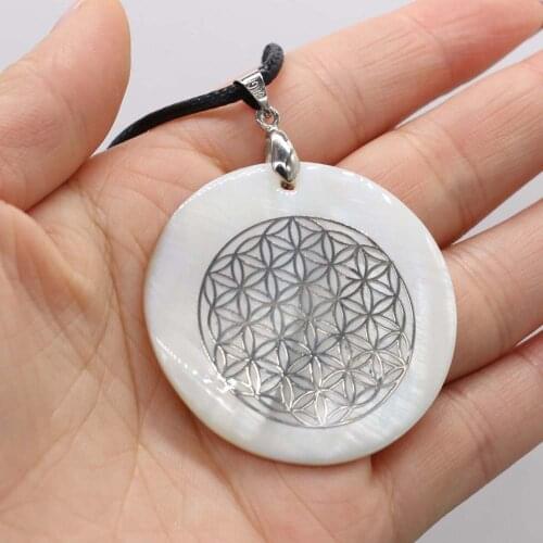 Natural Shell Necklace With Round Pendant Leather Cord 2MM Charms For Elegant Women Love Romantic Gift