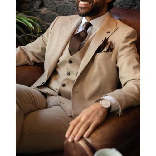 Handsome Business Tuxedos Slim Fit Wedding One Button Peaked Lapel Groomsmen Wear Buesiness Party Prom Blazer 3 Pieces