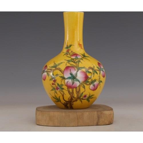 The Republic of China famille rose vase handpainted peach celestial sphere vase