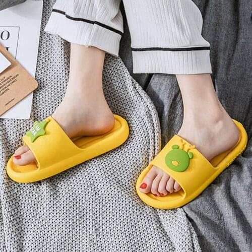 New Womens Indoor Floor Sandals Classic Reindeer Flip Flops Fashion Bath EVA Thick Non-slip Flip Flops Cartoon Mens Slippers