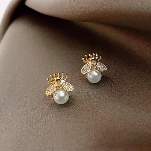 2021 Korea New Exquisite Honey Bee Pearl Earrings Fashion Temperament Versatile Flower Star Moon Earrings Elegant Ladies Jewelry