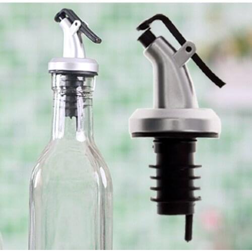 4pcs Olive Oil Sprayer Liquor Spirit Pourer Dispenser Flow Wine Bottle Pour Spout Pourer Flip Top Stopper Barware Kitchen Tools