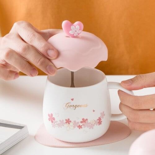 Cute Sakura Mug Ceramic Girl Pink Lid Cartoon Coffee Cup Creative Self Stirring Cups Eco Friendly Coffe Cup Women Mugs