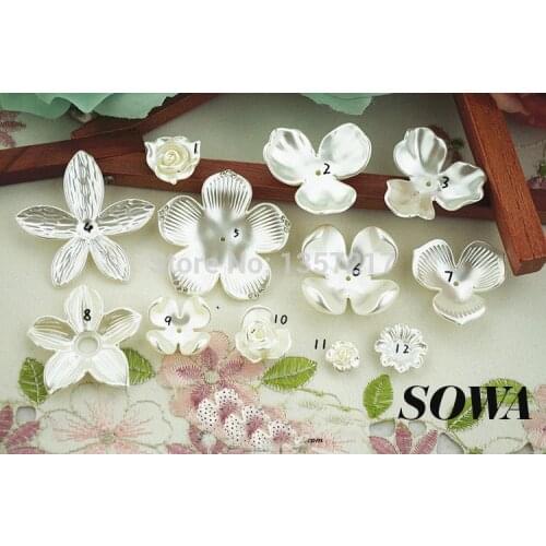 25pcs/Lot Round Ivory Color Craft ABS Resin Imitation Pearls Flower Effect 3D Maple Designed Beads DIY Making Jewelry