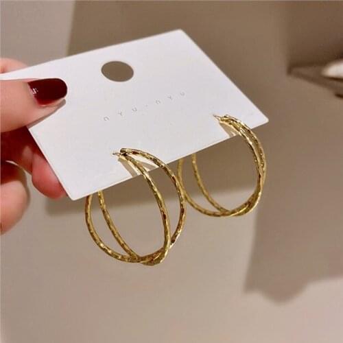 Cute Small Korean Retro Simple Style Twisted Metal Earrings