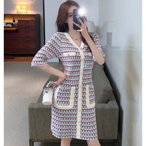 2021 summer fashion female Single-breasted V neck half sleeve commuter V-neck knit dress