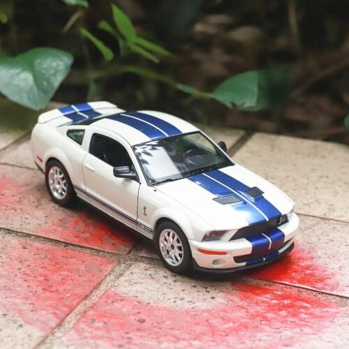 WELLY 1:24 2007 Shelby Cobra GT500 Alloy Luxury Vehicle Diecast Pull Back Cars Model Toy Collection