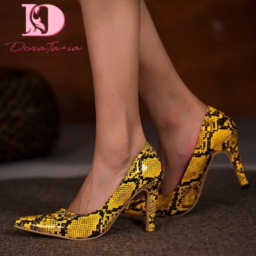 DoraTasia Pumps
