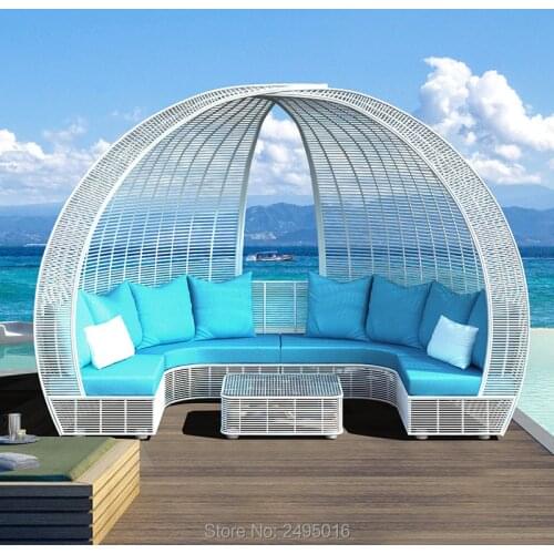 Outdoor furniture wicker unique round shape Rattan Daybed sofa with canopy For Swimming Pool / Poolside/garden