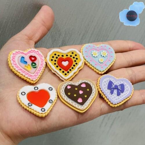 50Pcs Wholesale Resin Heart Shoe Accessories Garden Shoe Charms Decorations For Bracelet Croc Jibz Adult Party Present