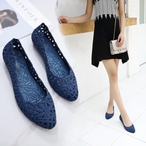 Women New Summer Hollow Pointed Toe Jelly Shoes Cut Out Breathable Flat Flower Cover Heel Leisure Closed Toe Sandals 180912