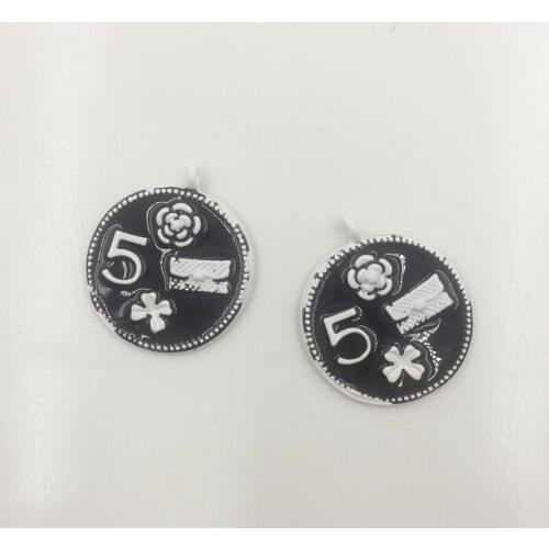 26*29MM 16Pcs Black White Round Shape Glazing KC Color Alloy Pendants Jewelry Charms