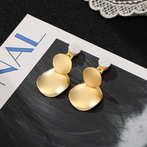 Fashion Statement New Round Matte Gold Clip Earrings for Women No Pierced Leaves Ear Clips Elegant Jewelry Bijoux Brincos Party