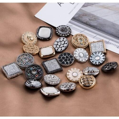 5pcs Decoration metal Buttons for Clothing Lion head spot wholesale Diamond button DIY sewing button on a fur coat Accessories