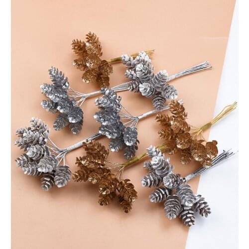 DIY Sturdy Christmas Decorative Pine Cone Wreath Stimulation Plant Plastic Wreath Ornament Practical Home Decoration