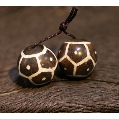 Royal EnergyA Pair of Magic Power Burmese Pumtek Longevity Vein Ball Round Bead Amulet 21MMs Timestown
