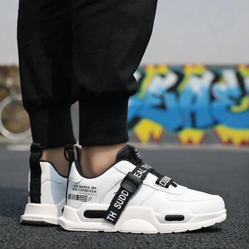 2020 mens light running shoes red white casual breathable summer sneaker fashion jogging students design sport shoes