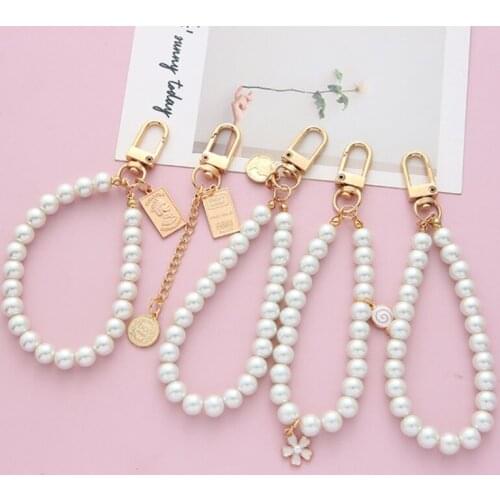 Vintage Korean Fashion Pearl Keychain Women Girl Gold Metal Chain Key Ring Holder Jewelry Retro Key Chain Bag Pendant Charms