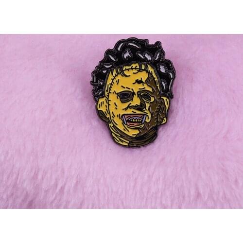 Leatherface killer enamel pin horror brooch Texas Chainsaw Massacre fans gift