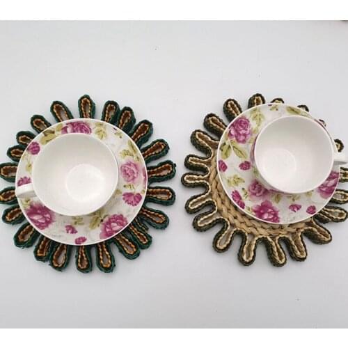 Natural Round Braided Weave Placemat-No-Slip Wooden Heat Resistant Mats for Table Coasters Pots Pans Teapots in Kitchen