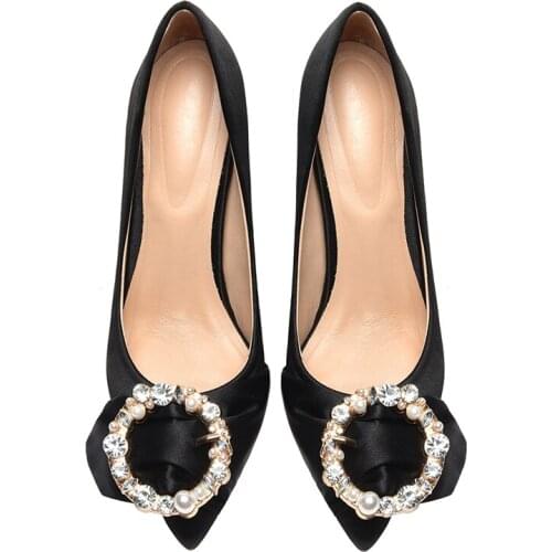 2020 Fashion Pointed Toe Metal Pearl Buckle Drill Women Pumps Glossy Satin Fabric Beautiful Crystal Women Shoes Party Wedding