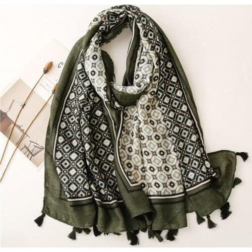 Antumn Winter Women Scarves Green Grametric Print Shawls and Wraps Large Tassel Hijab Scarf Soft Pashmina Foulard Bandana