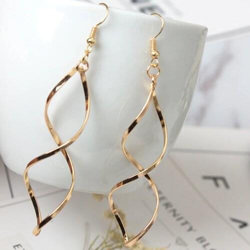 2020 New Simple Wave Curve Earrings Woman Fashion Design Spiral Long Earrings Fashion Exaggeration Eardrop