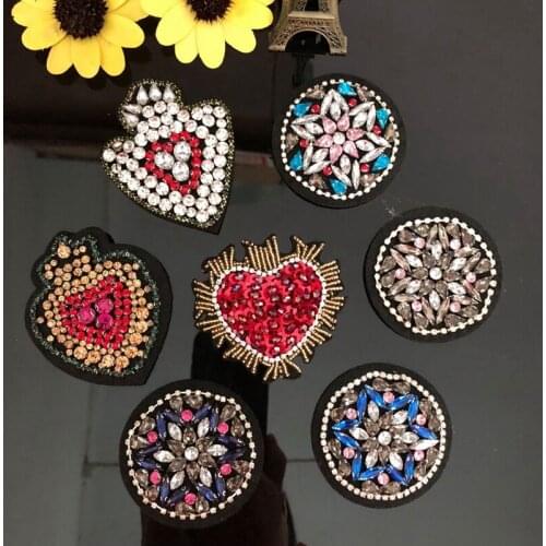 Handmade Beaded Sequin Crystal Heart Design Patches Badge Flower Applique Clothing Bags Decorated DIY Sewing Accessories