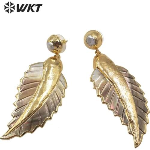WT-E594 WKT Natural Shell Earrings Leaf Shape Earring Shell And Pearl Gold Electroplated Earrings Women Fashion Earrings Jewelry