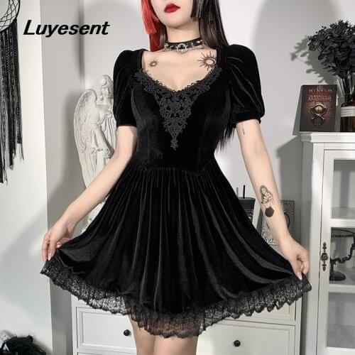 Gothic Black Women Elegant Pleated Dress Summer Lady Lace V Neck Puff Short Sleeve Velvet Dresses Embroidery Empire Vestidos