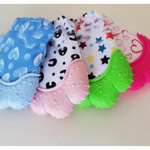 1Pcs Silicone Baby Teether Star Heart Baby Teething Glove Wrapper Sound Teething Chewable Toys