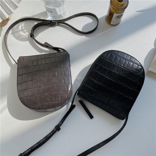 2021 new Korean womens shoulder bag fashion trend crocodile cross bag U-shaped saddle bag