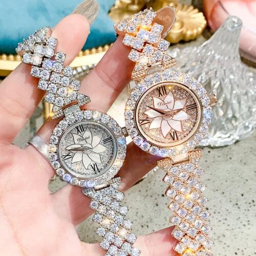 Luxury Full Diamond Ladies Watch Sparkling Waterproof Quartz Watch Creative Brand Elegant Ladies Party Bracelet Montre Femme