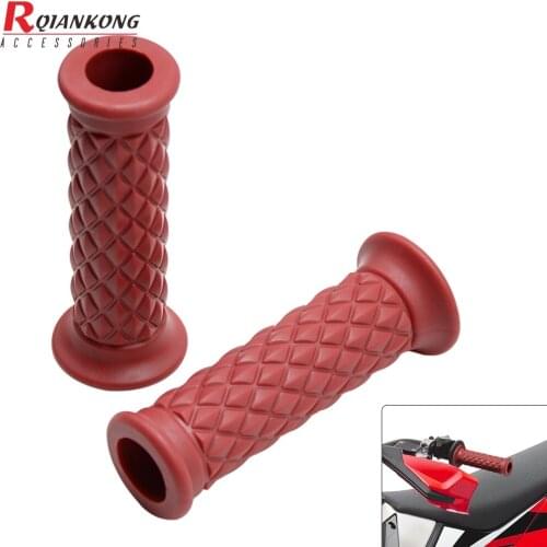 For Vespa GTS 300 Piaggio Moto Guzzi Tirumph BMW Universal Motorcycle Accessories Handle Bar Protector Hand Bar Grips Hand Grips